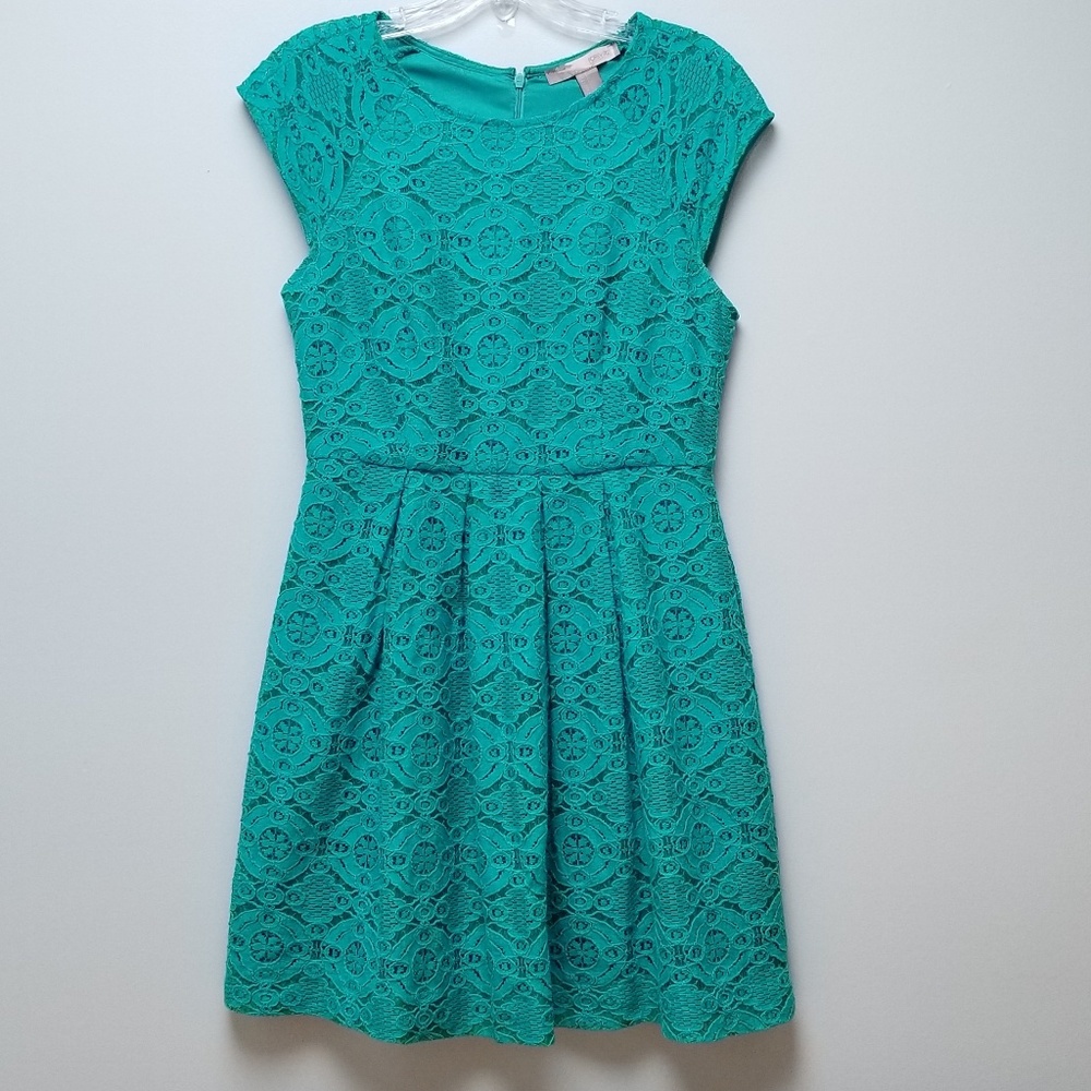 Forever 21 Contemporary Lace Dress Size S